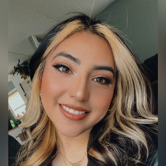 Meet your Posher, Itzel - Picture 5 of 5